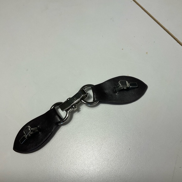 Clasp for sweaters, capes, scarves… brown & silver! Perfect for fall or winter! - Picture 4 of 6